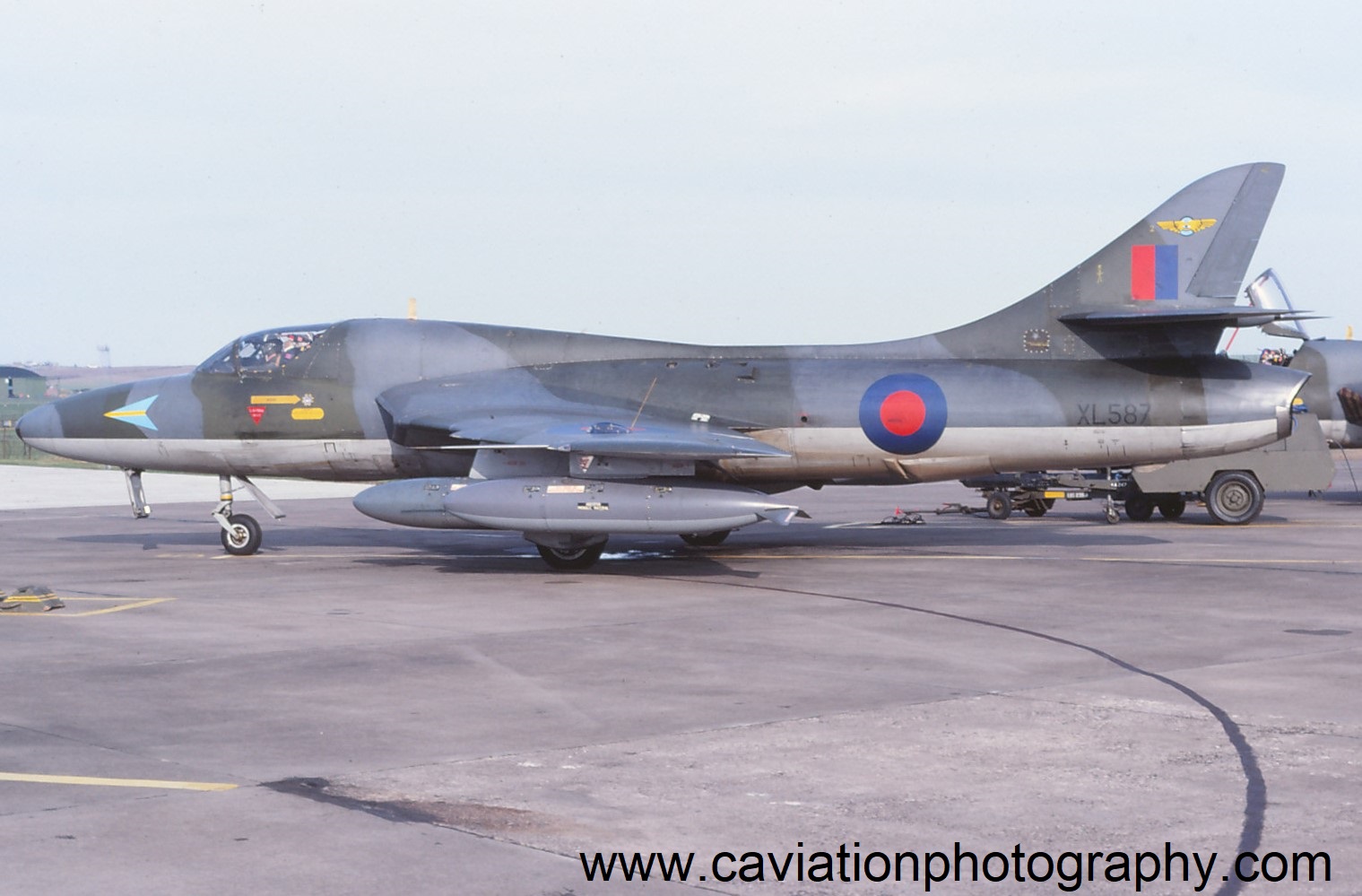 XL587 BAE (Hawker) Hunter T.7 208 Squadron