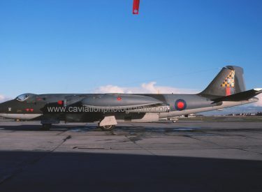WH864/W B.A.E. English Electric Canberra B.2 100 Squadron