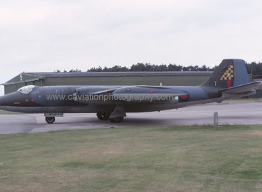 WK164/T B.A.E.(English Electric) Canberra B.2E 100 Squadron