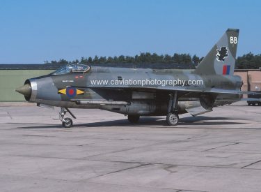 XS927/BB BAC (E.E.) Lightning F.6 11 Squadron