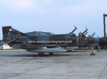 XV421/B McDonnell Douglas (H.S.A.) Phantom FGR.2 64 Squadron/228 O.C.U.
