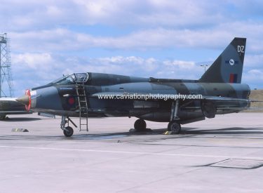 XS417/DZ BAC (E.E.) Lightning T.5 L.T.F.