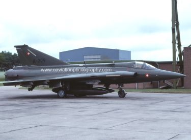 351009/A-009 SAAB Draken A35XD 725 Esk R. Danish A.F.