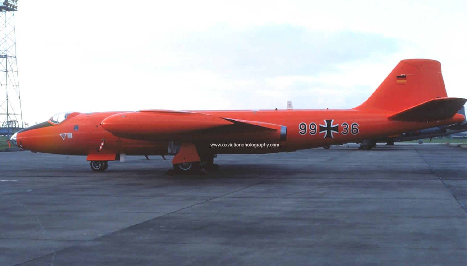 99+36 (English Electric) Canberra B.2 Est 61 WGAF