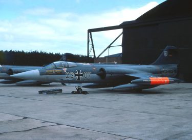 23+07 Lockheed Starfighter F-104G  MFG2 WG Marine