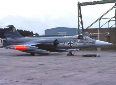 23+12 Lockheed Starfighter F-104G  MFG2 WG Marine