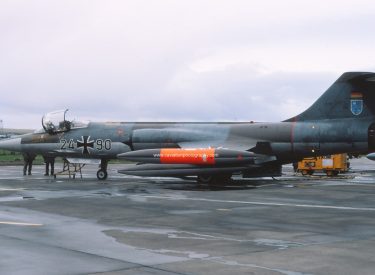 24+90 Lockheed Starfighter F-104G WS10 WGAF