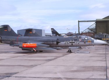 26+72 Lockheed Starfighter F-104G MFG2 WG Marine