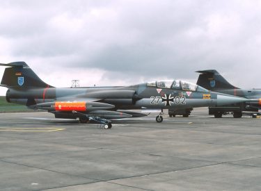 27+02 Lockheed Starfighter TF-104G WS10 WGAF