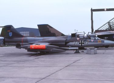 27+17 Lockheed Starfighter TF-104G WS10 WGAF